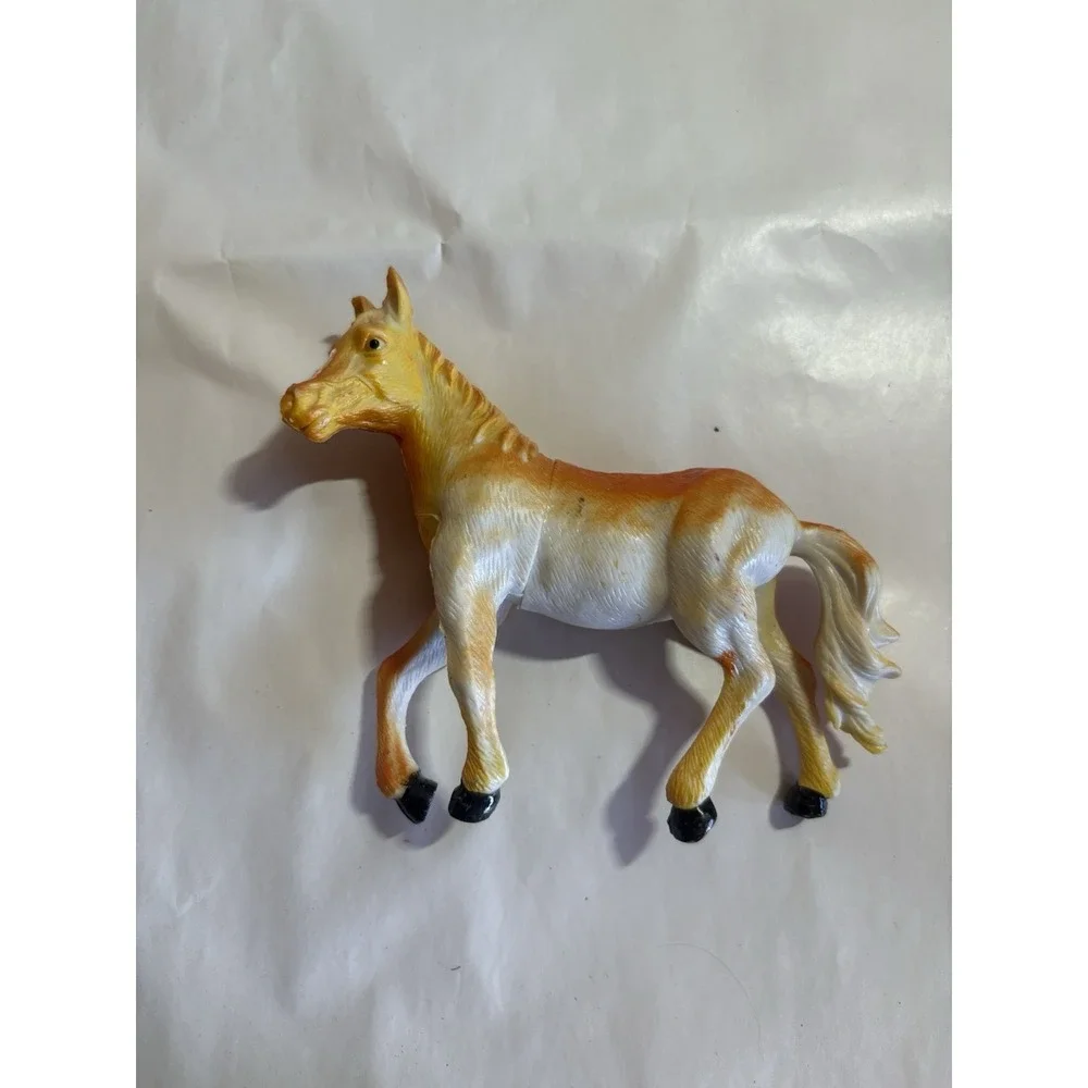 Vintage Hard Plastic Toy Horses Lot of 6 – Multicolor 1980s Style - Picture 5 of 7